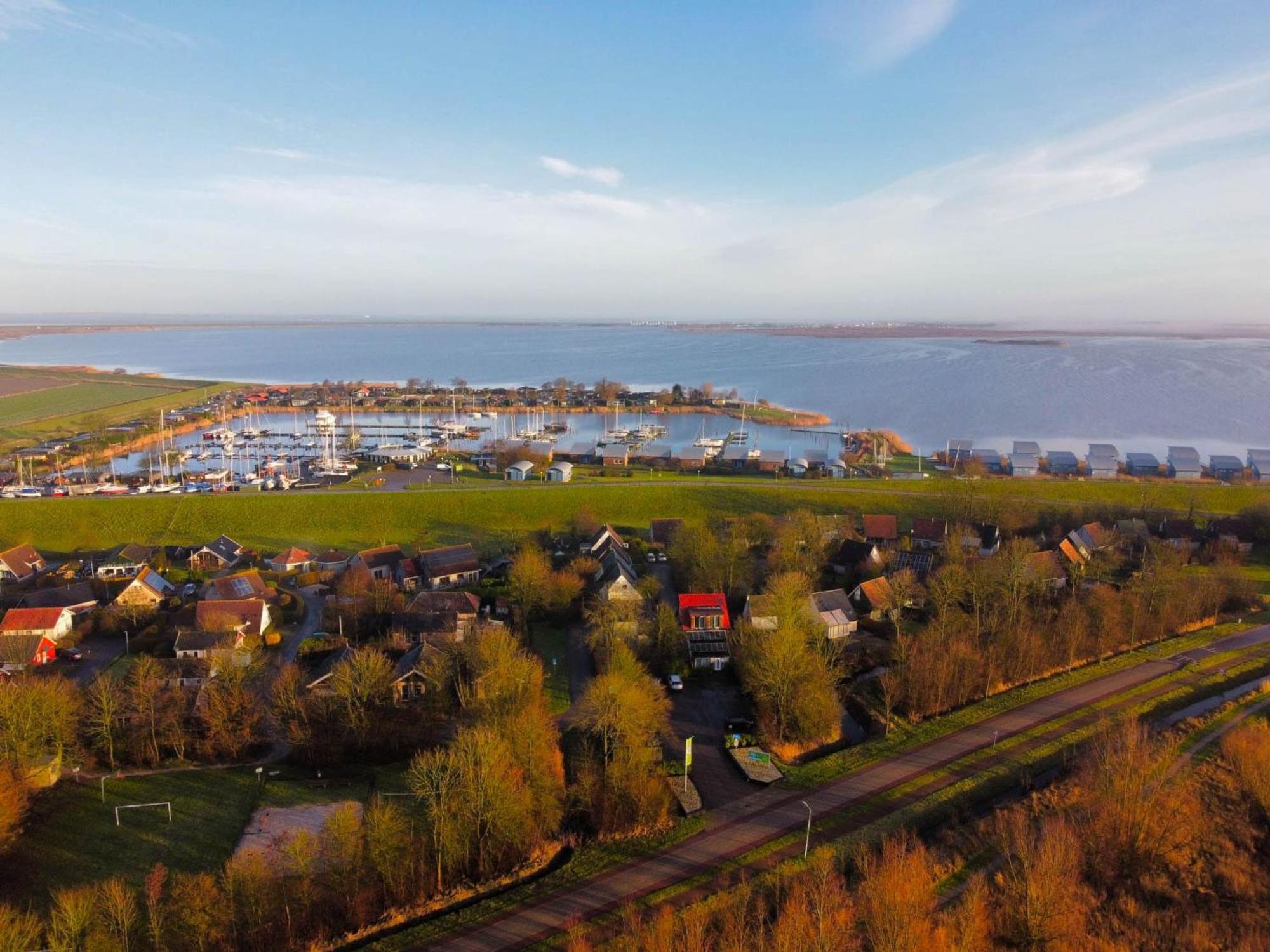 Het Kleine Huis Mobile Home By The Harbour And The Lauwersmeer أنيوم المظهر الخارجي الصورة